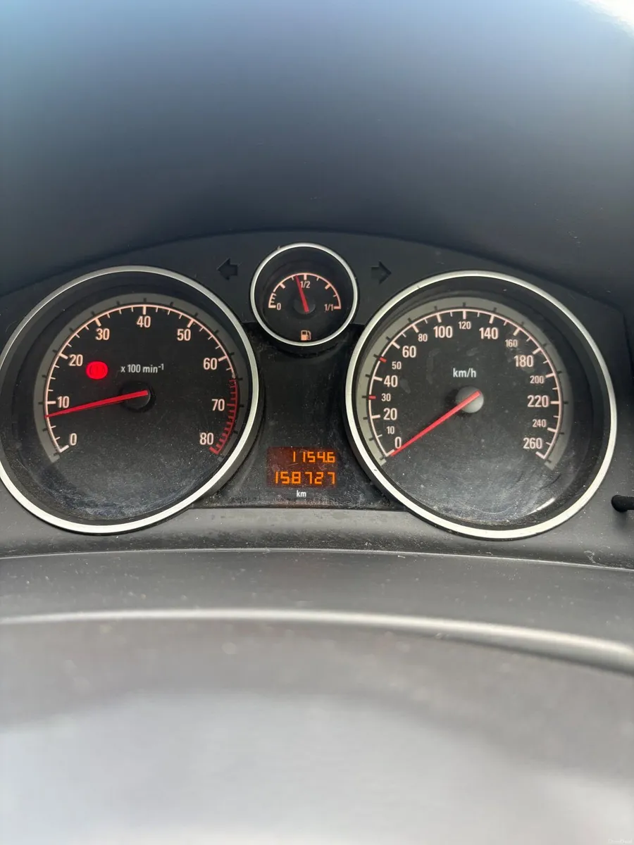 Opel Astra 2008 - Image 2