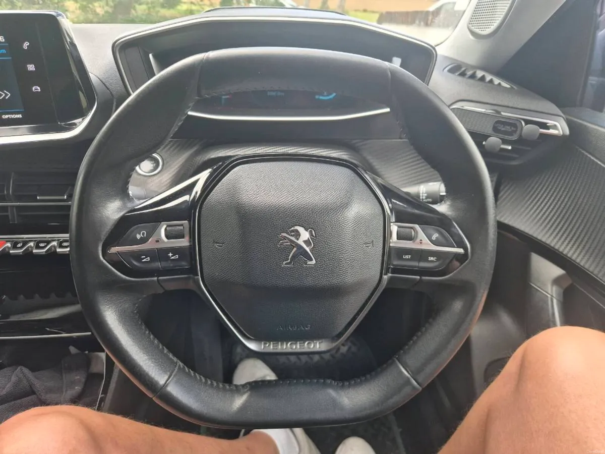 Car - Image 5