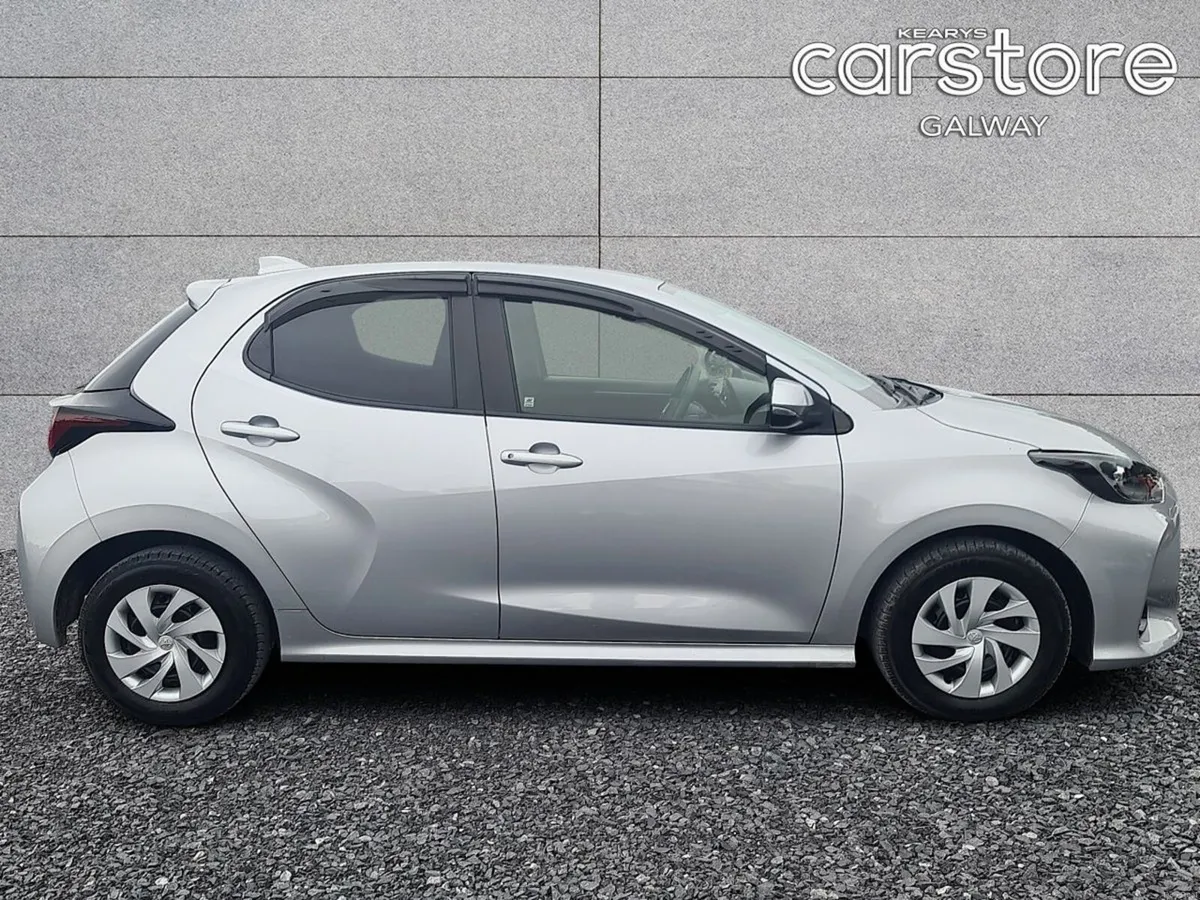 Toyota Yaris Hybrid X - Image 2