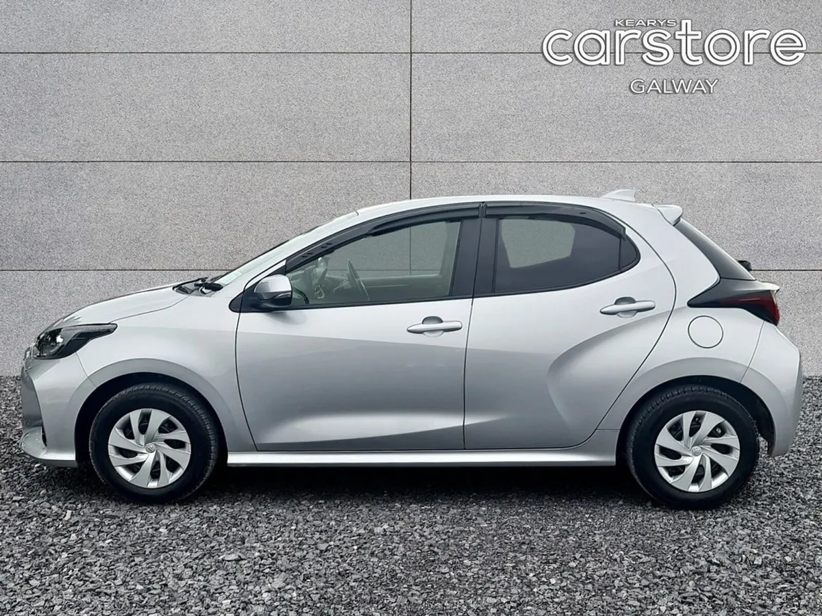 Toyota Yaris Hybrid X - Image 6