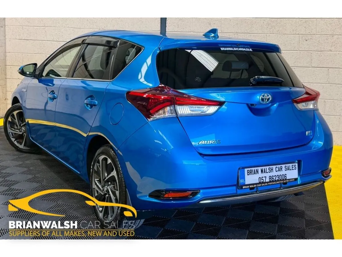 Toyota Auris G Package Leather seats - Image 2