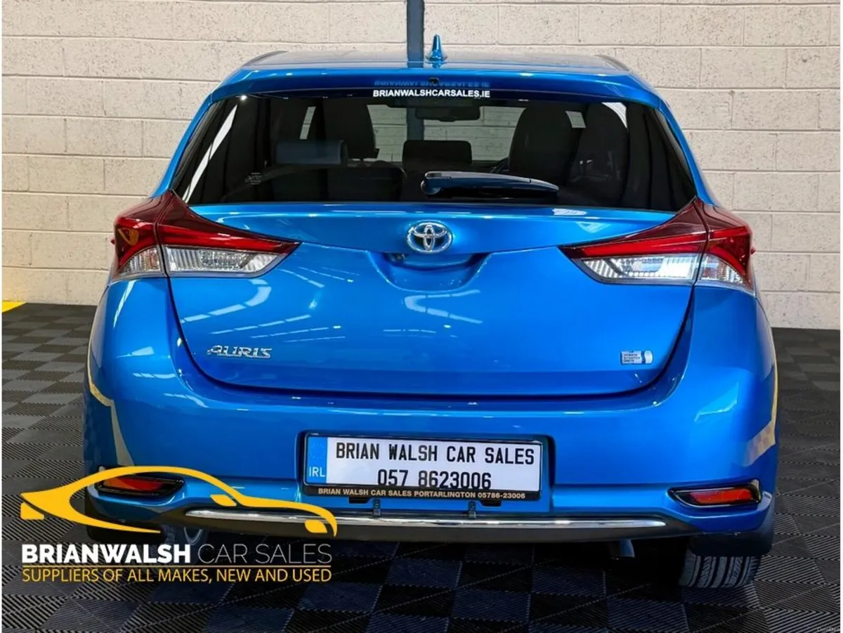 Toyota Auris G Package Leather seats - Image 3