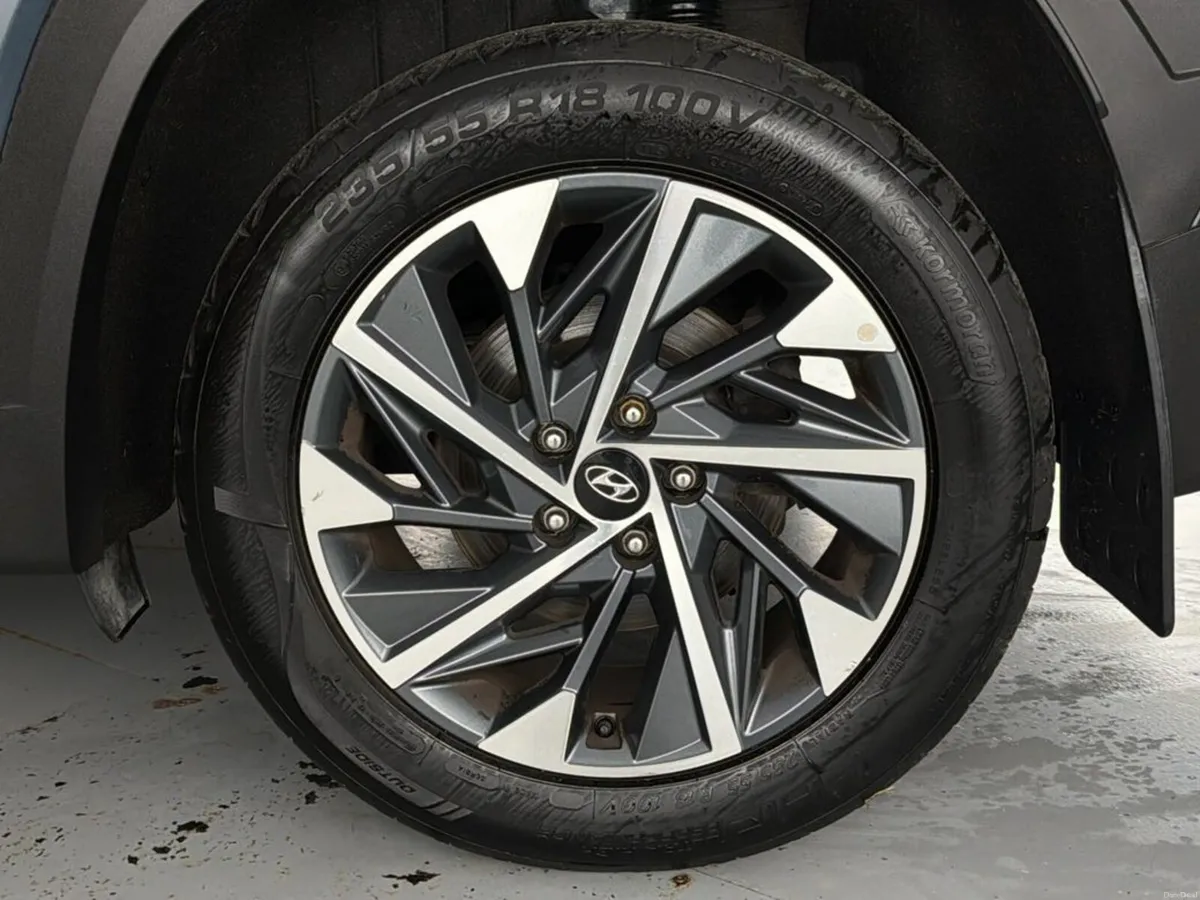 Hyundai Tucson ix35 Executive 5DR - Image 3
