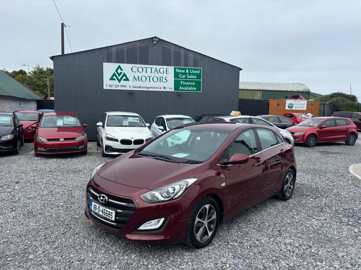 Hyundai i30 Deluxe Diesel *LOW MILEAGE* - Image 1