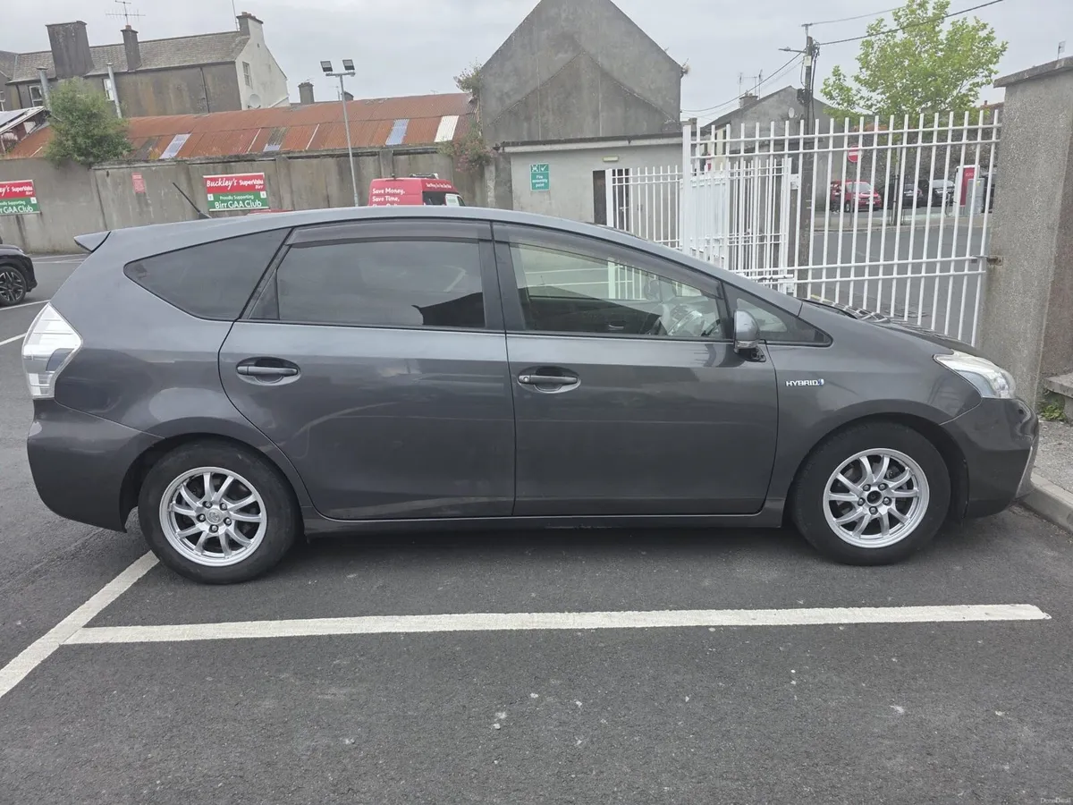 Toyota Prius Alpha Hybrid 7 seater - Image 5