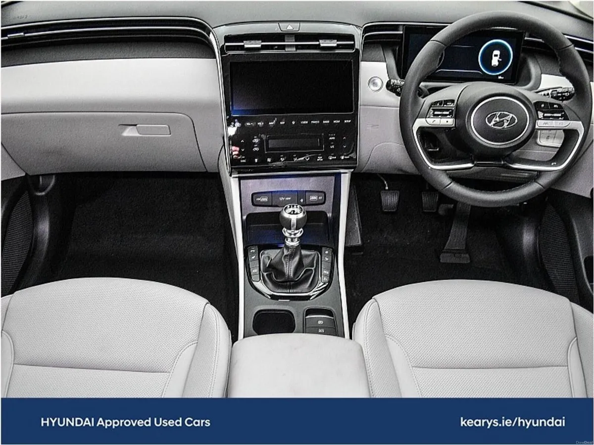 Hyundai Tucson Executive Plus w 2 Tone Roof - Image 4