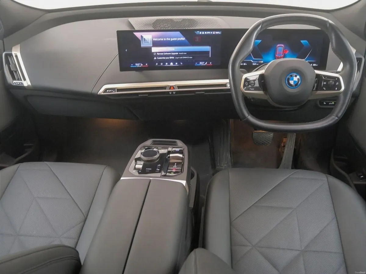 BMW iX xDrive40 M Sport - Image 4