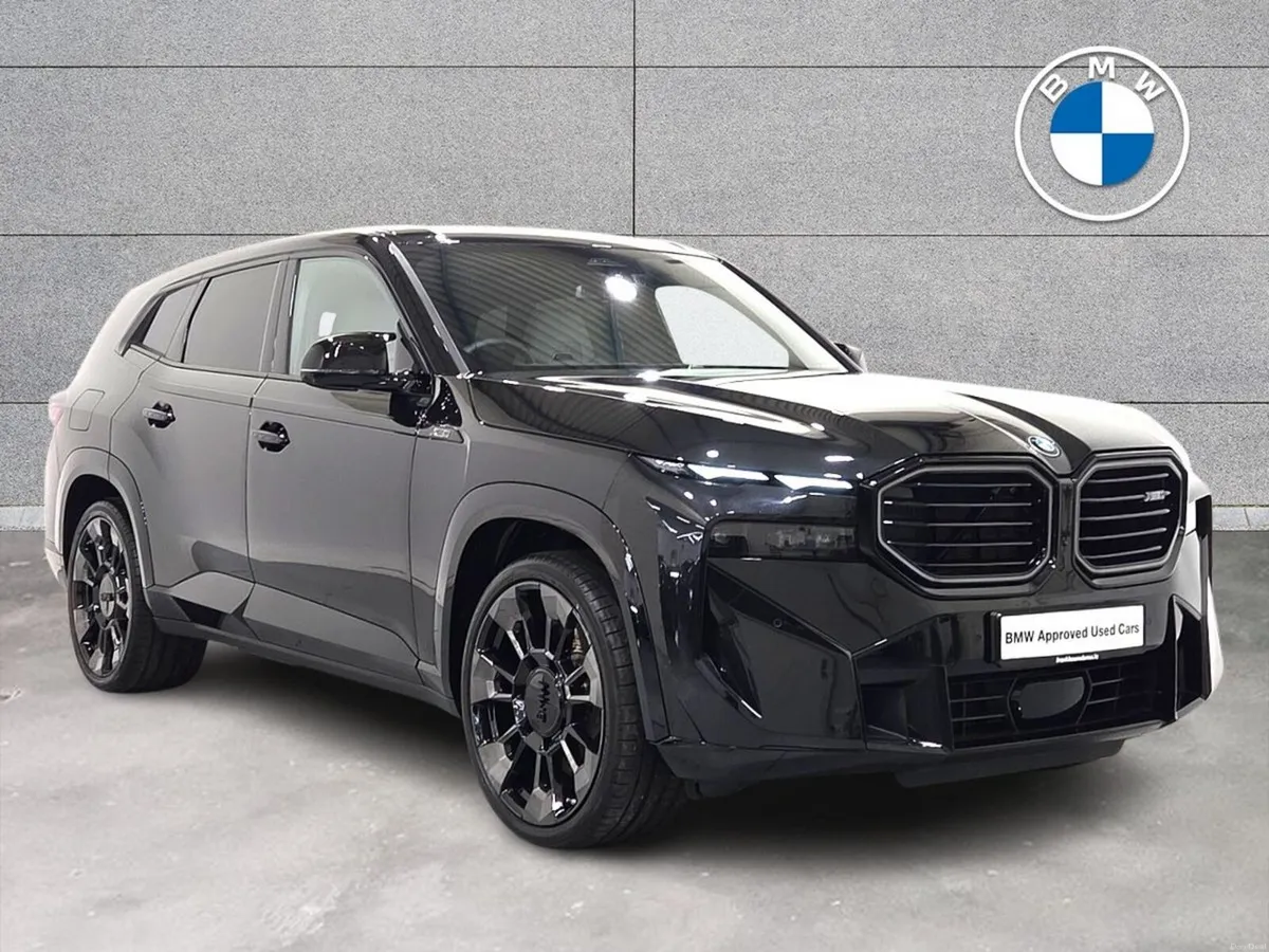 BMW XM 50e - Image 1