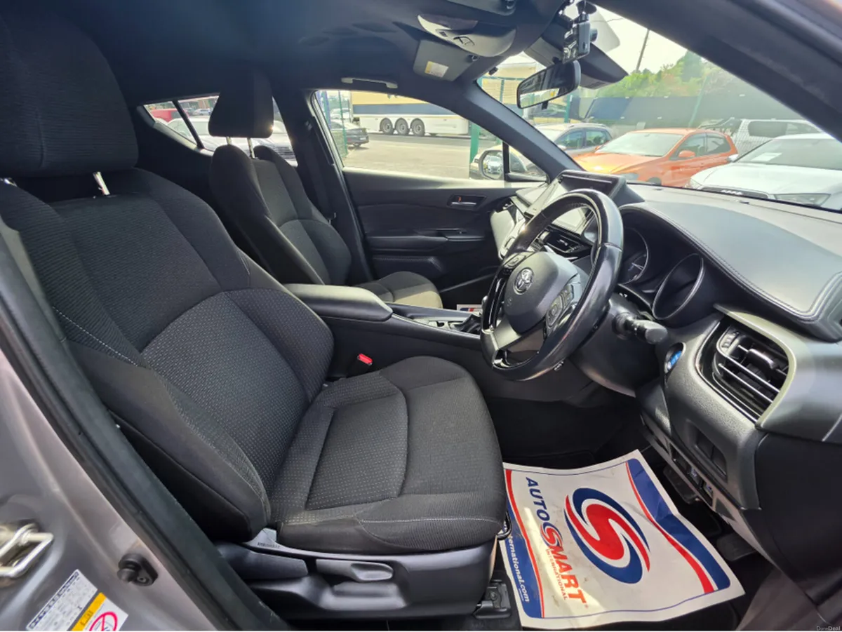Toyota C-HR SELF CHARGING HYBRID- CARPLAY - ANDROI - Image 3