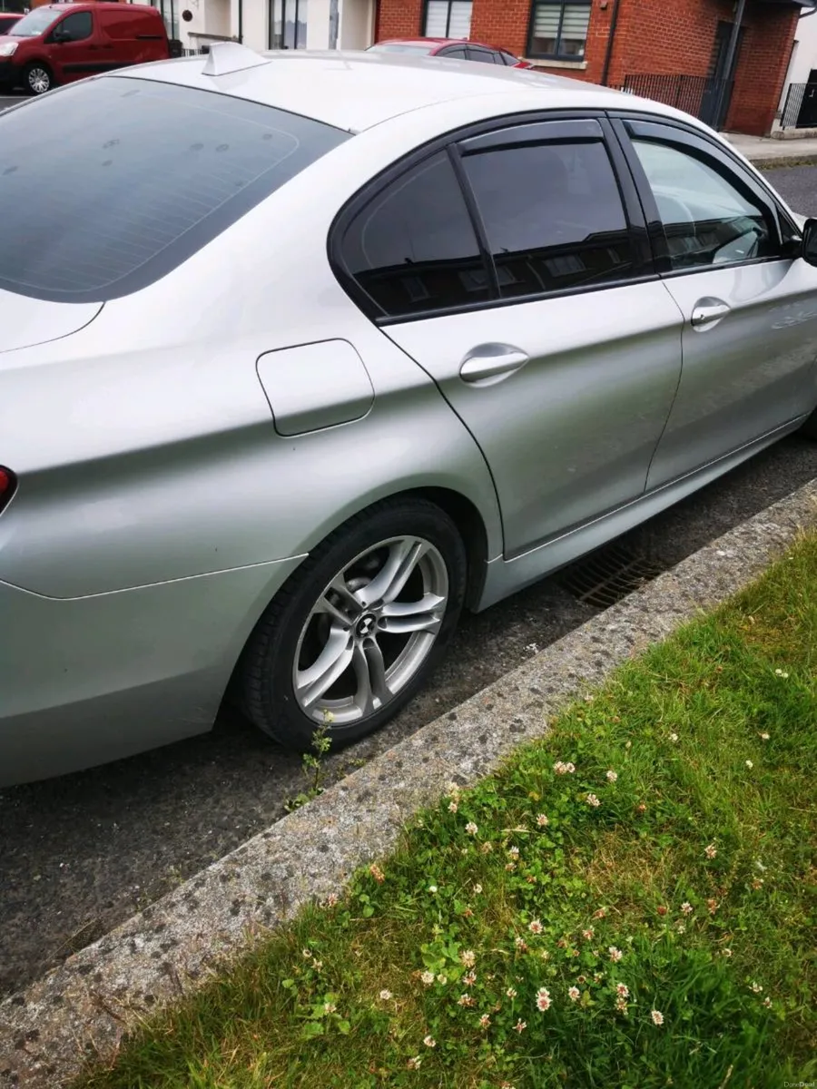 BMW 520d m sport auto low milage - Image 3