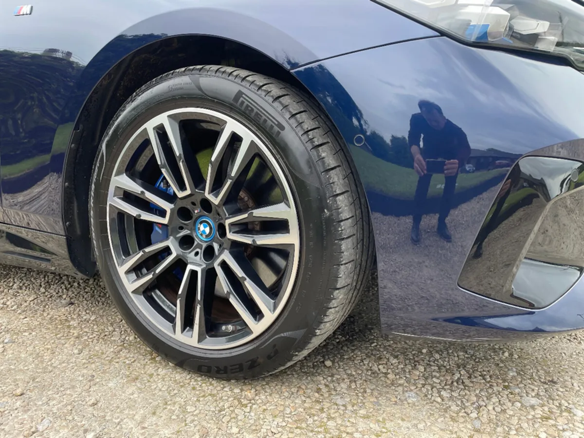 BMW i5 EDRIVE40 M SPORT ELECTRIC - Image 5