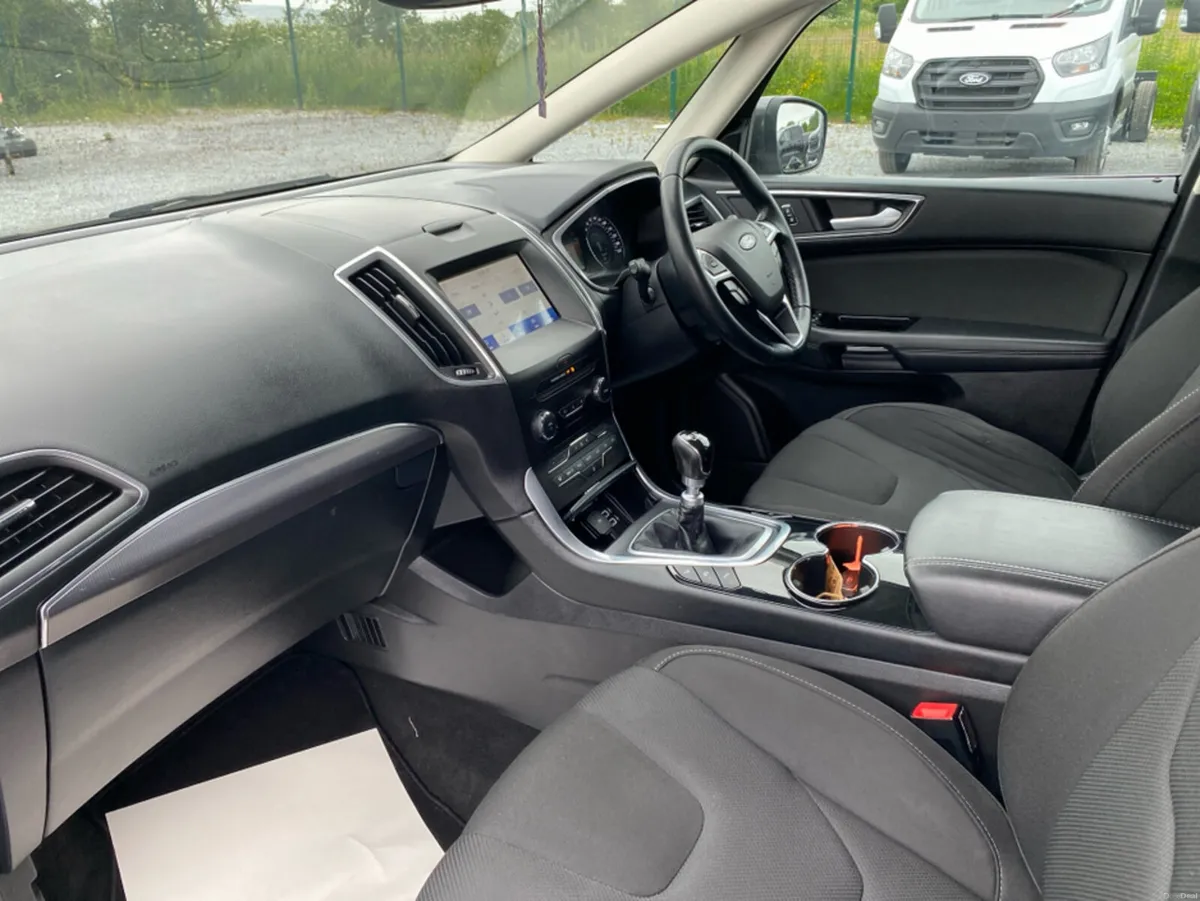 Ford S-Max ST-LINE 2.0 MAN 50BHP 4DR - Image 3