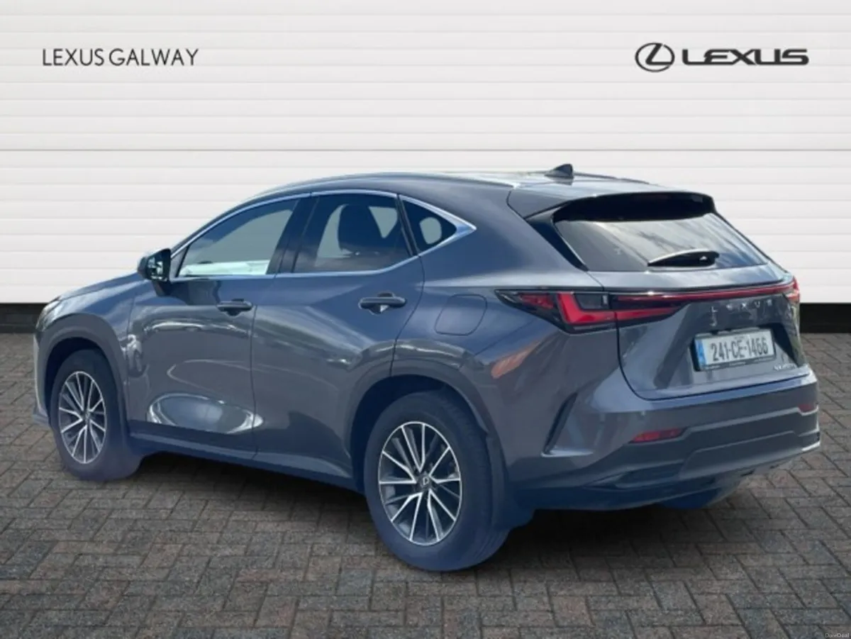 Lexus NX NX 450h+ Executive AWD 2024 - Image 2
