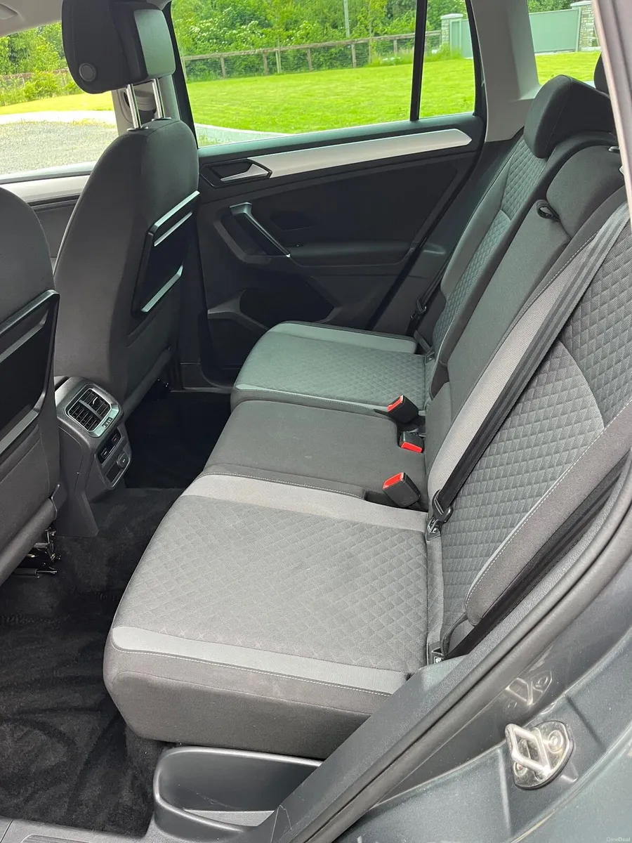 Volkswagen Tiguan 2.0tdi match 150bhp manual Oct16 - Image 4
