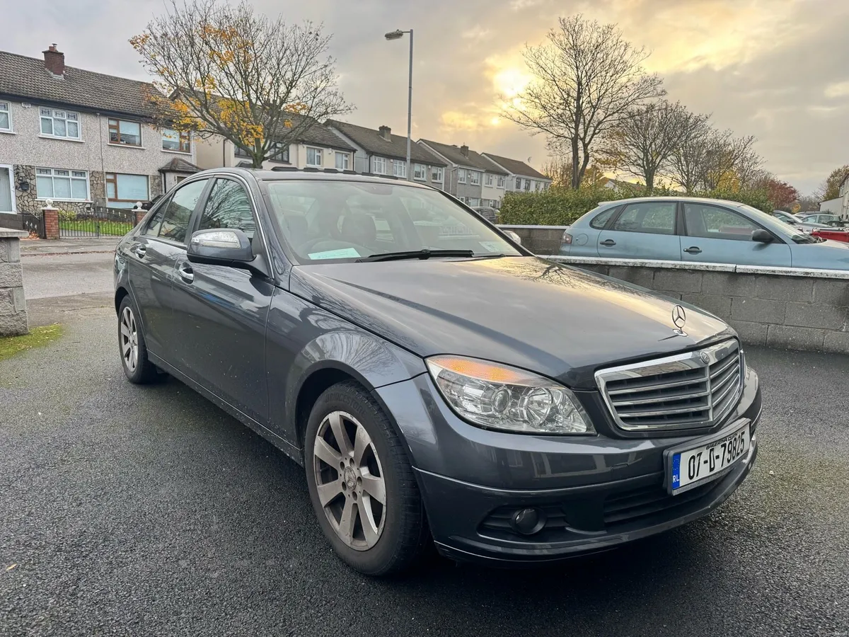 Mercedes Benz C180 Classic Kompressor with Sunroof - Image 4