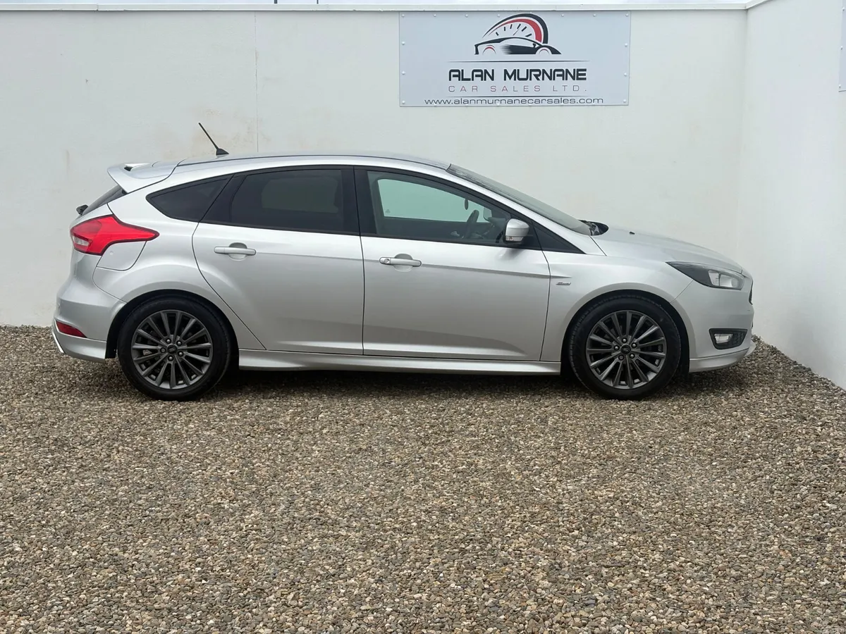 FORD FOCUS  ST-LINE 1.5 TDCI 2017 - Image 4