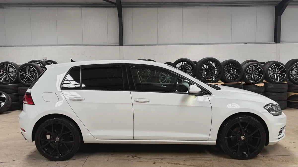 2017 VW Golf SE NAV Edition 1.6TDI - Image 4