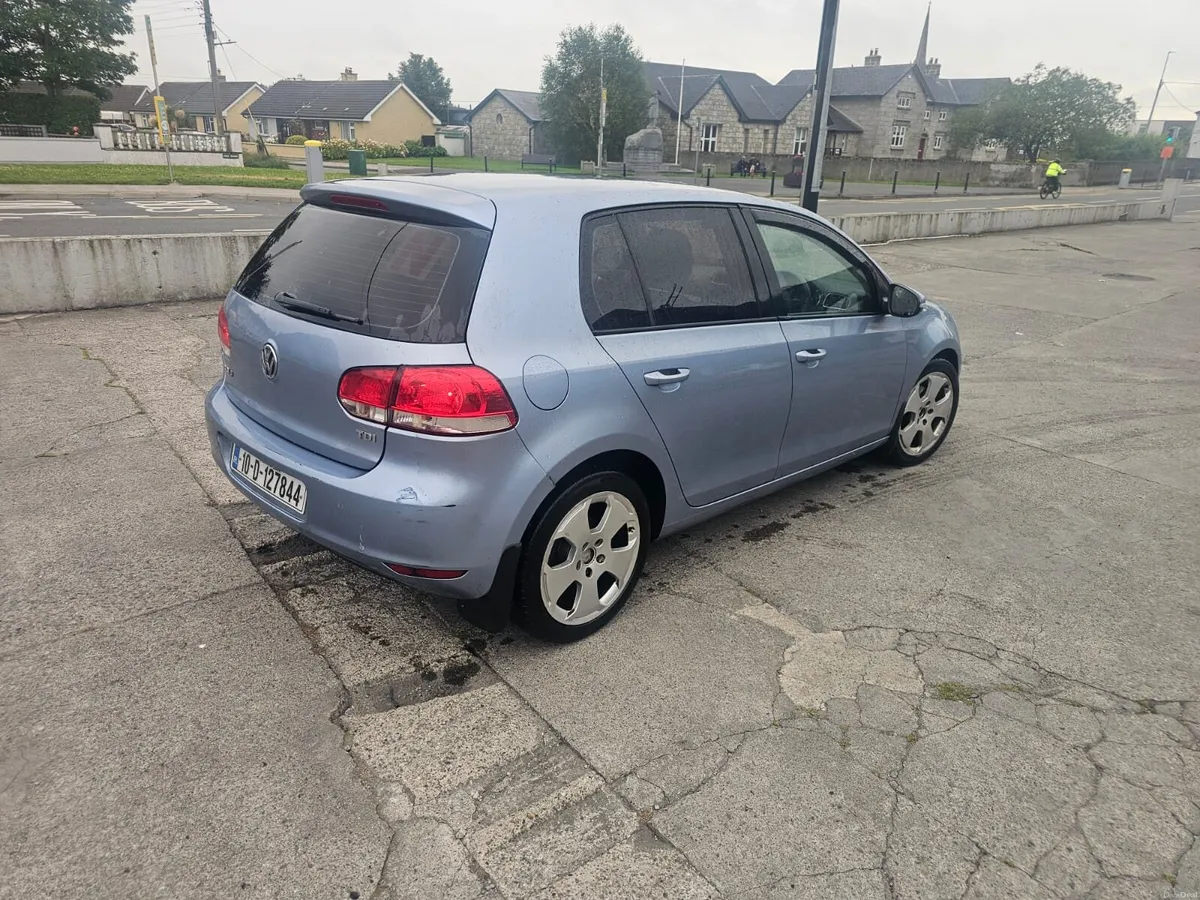 2010 Volkswagen Golf - Image 3