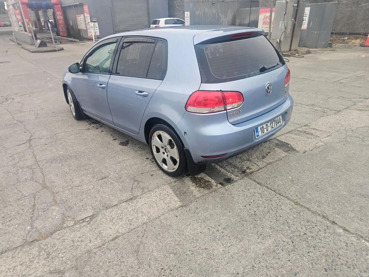 2010 Volkswagen Golf - Image 4