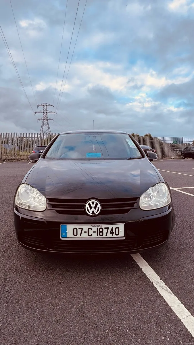 Volkswagen golf  V - Image 1