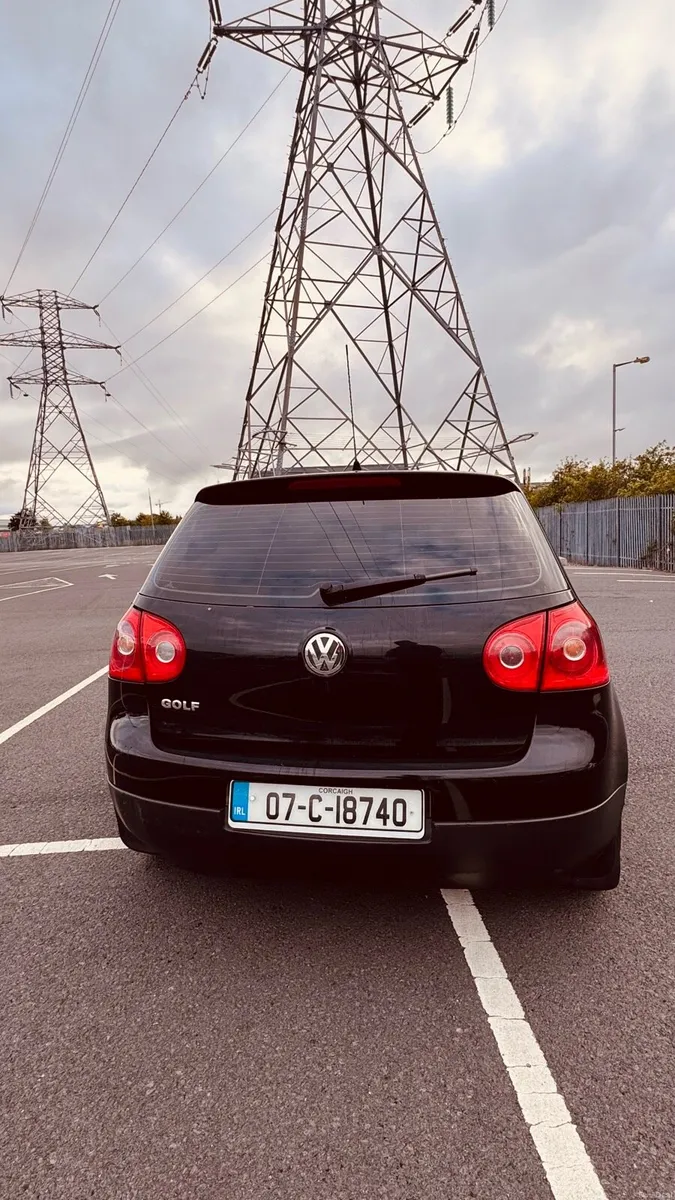 Volkswagen golf  V - Image 3