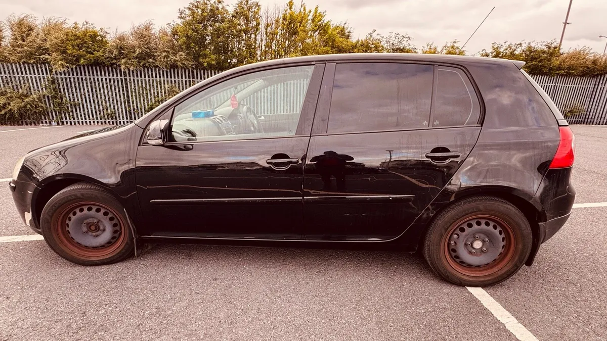 Volkswagen golf  V - Image 4
