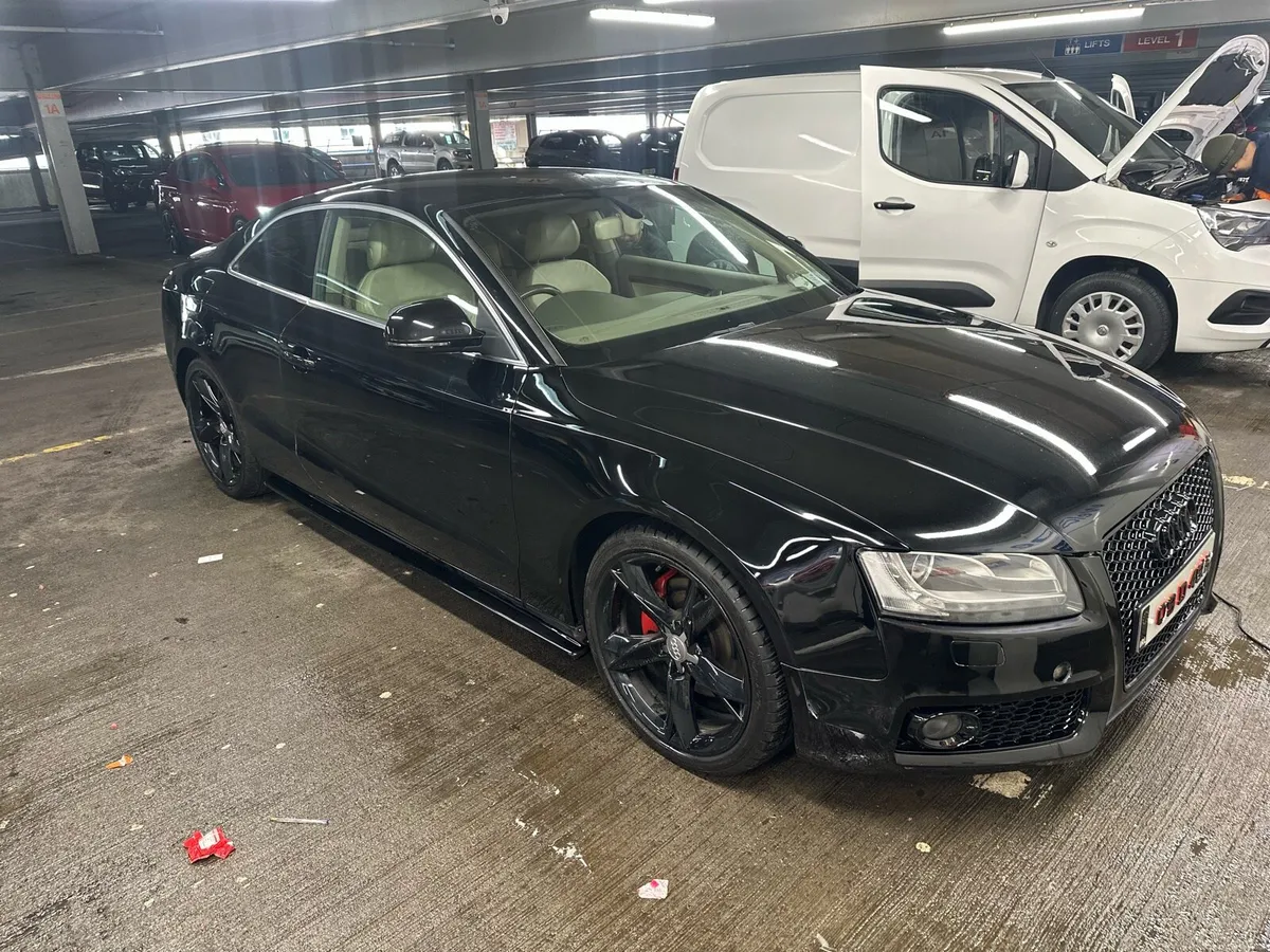 Legend car.Very rare low mileage V6 . - Image 4