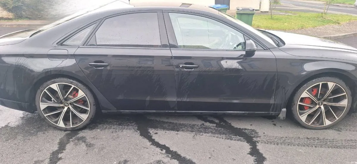 Audi A8 - Image 4