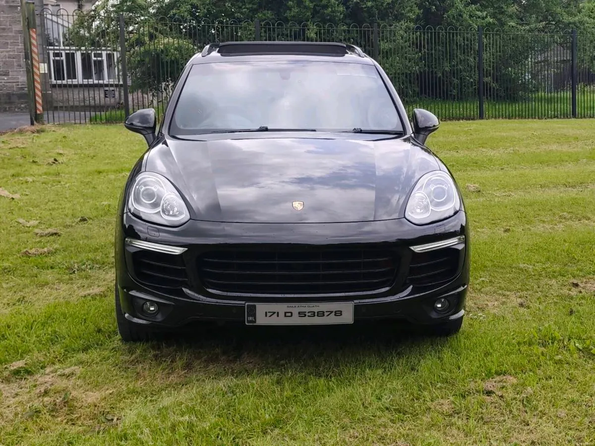 Porsche Cayenne Petrol Hybrid 2017 - Image 2