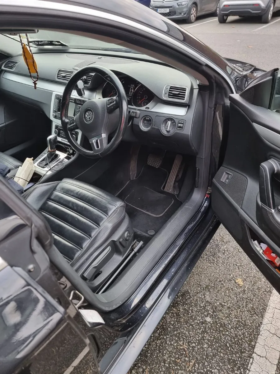 Volkswagen Passat 2011 - Image 3