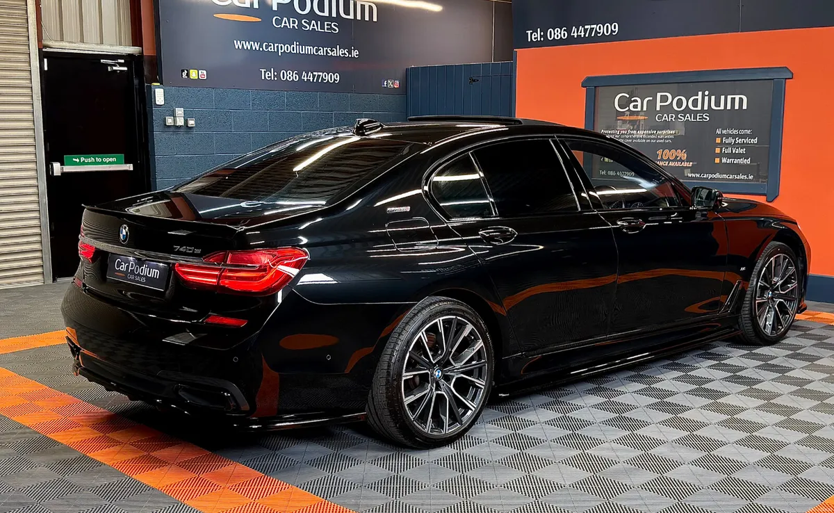 2017 BMW 7-Series 740e Plug In Hybrid ONLY 22k Kms - Image 3