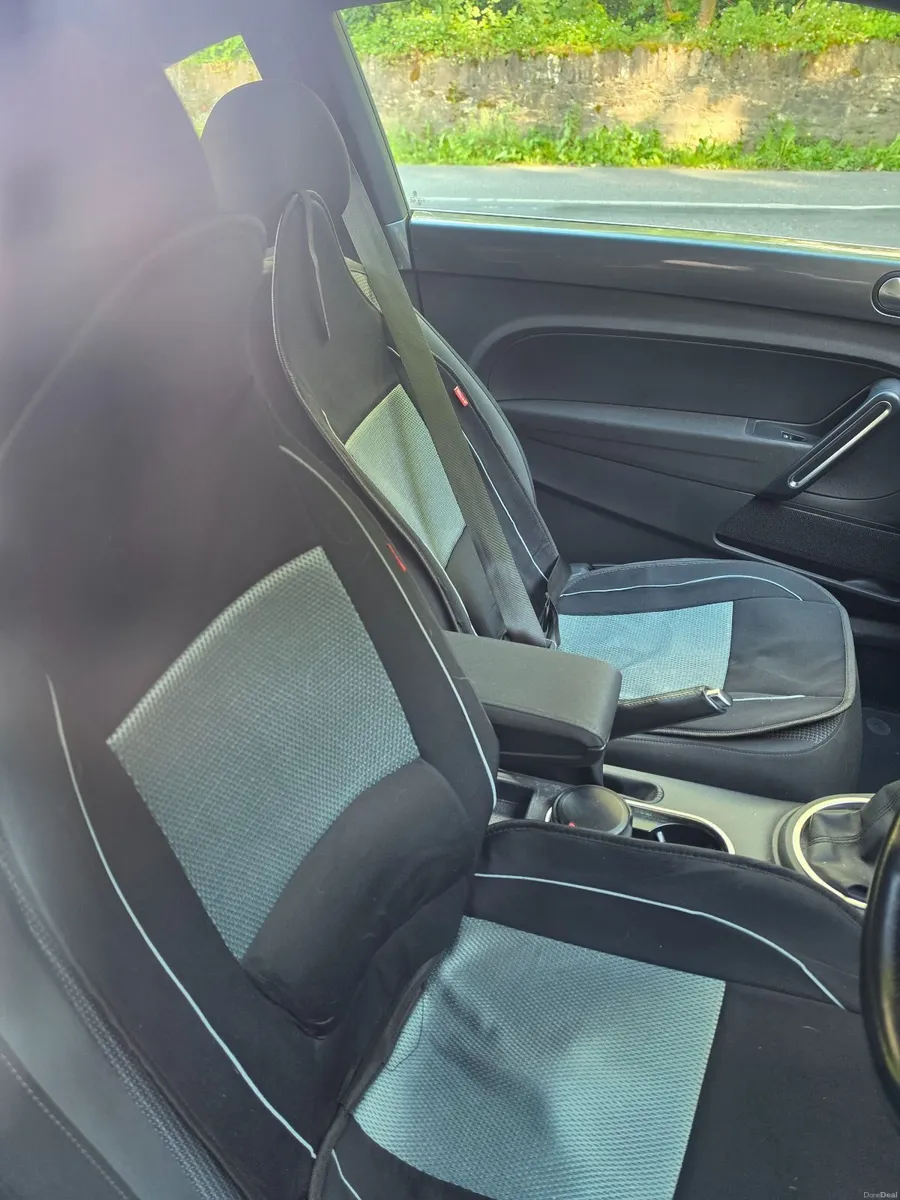 Volkswagen Beetle 2013 - Image 3