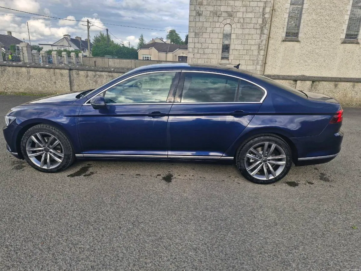 VW Passat - Image 4