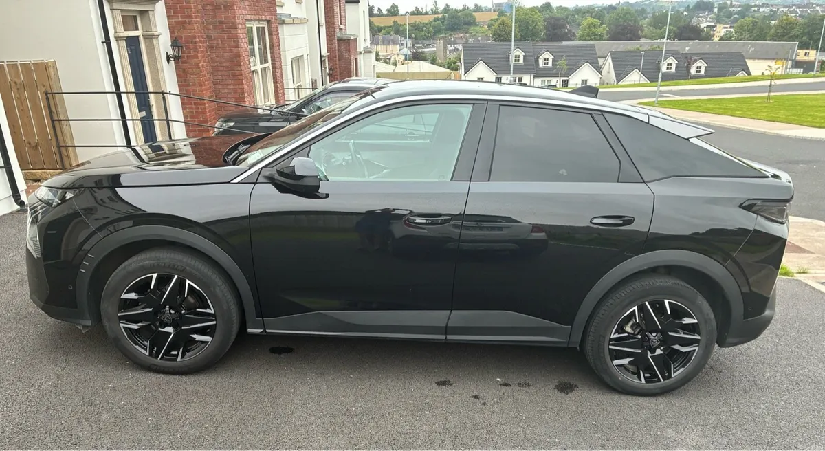 Peugeot 3008 - Image 1