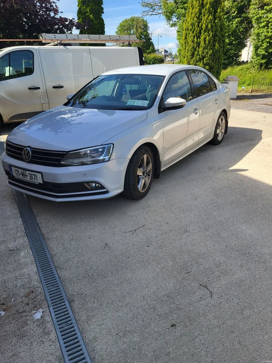 Volkswagen Jetta 2017 - Image 3
