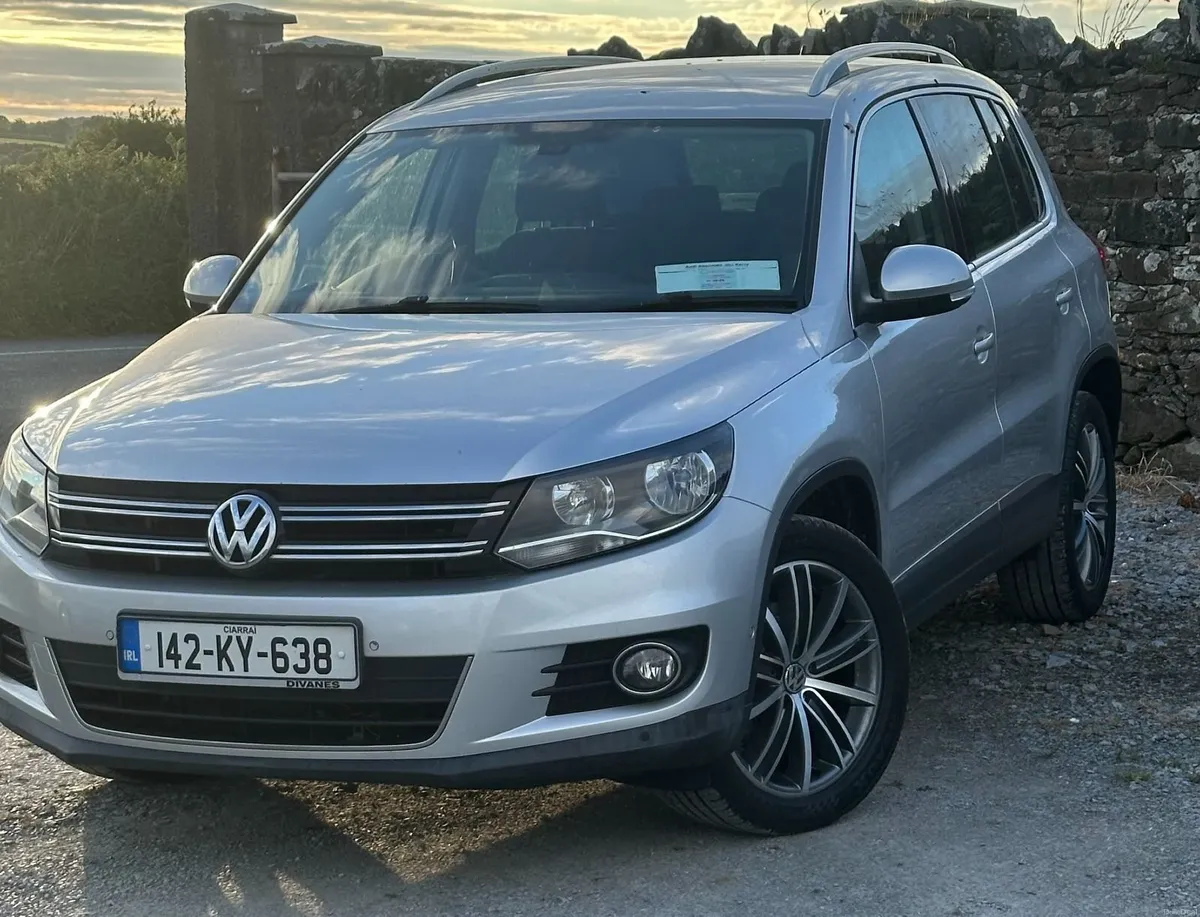 VOLKSWAGEN TIGUAN SPORT 2.0 TDI **Immaculate** - Image 2