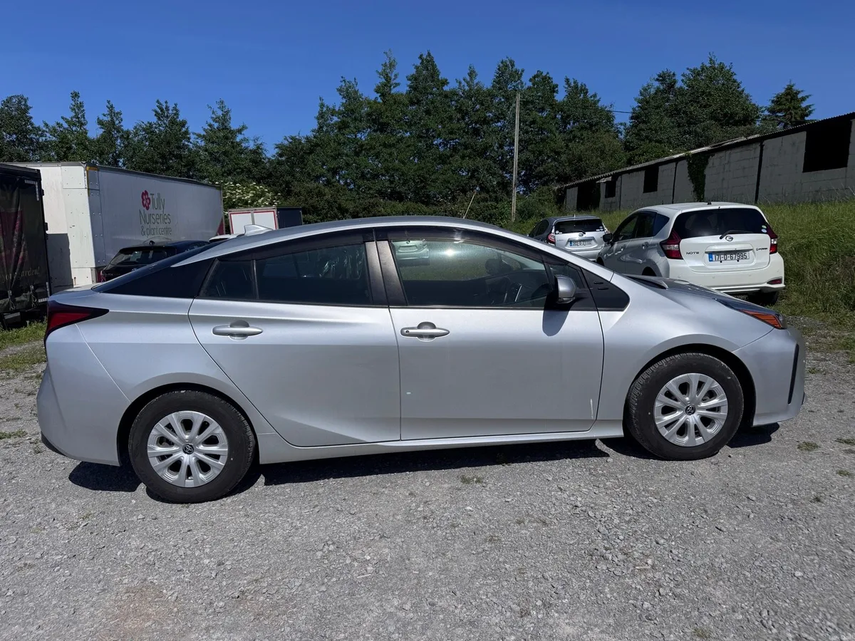 Toyota Prius 221 S Package - Image 2