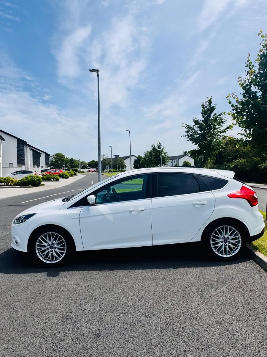 2013 Ford Focus | White | Lady Owned Family Car - Image 4