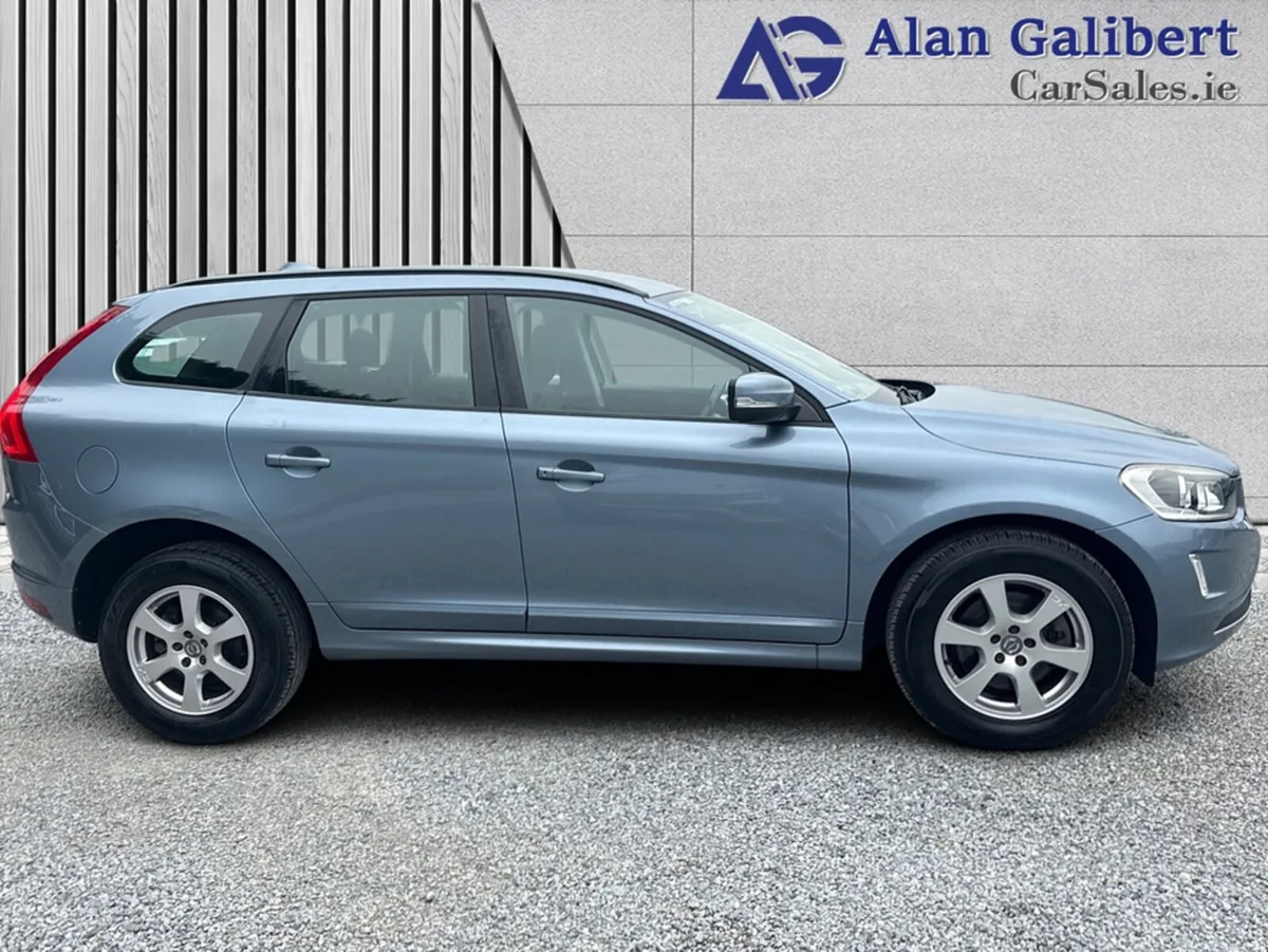 Volvo XC60 D3 FWD ES 5 - Image 3