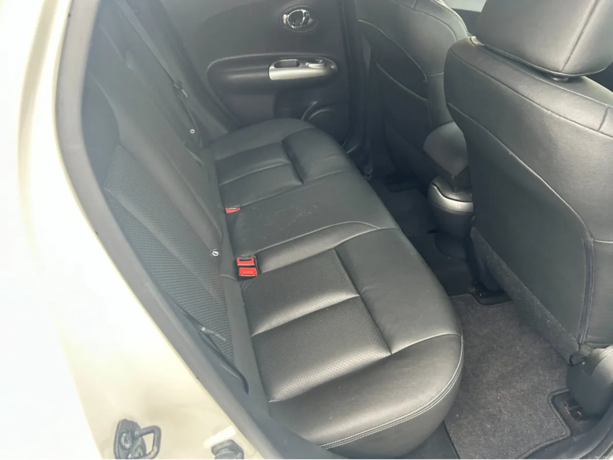 Nissan Juke AUTO///48000KLMS///PREMIUM MODEL WITH - Image 3