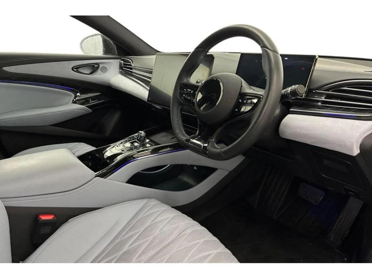 BYD SEAL 82.5 kWh DESIGN RWD - Image 3