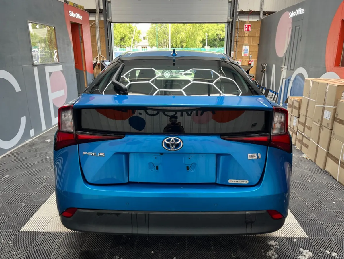 Toyota Prius 2019 TOYOTA PRIUS S 1.8 AUTOMATIC / C - Image 3