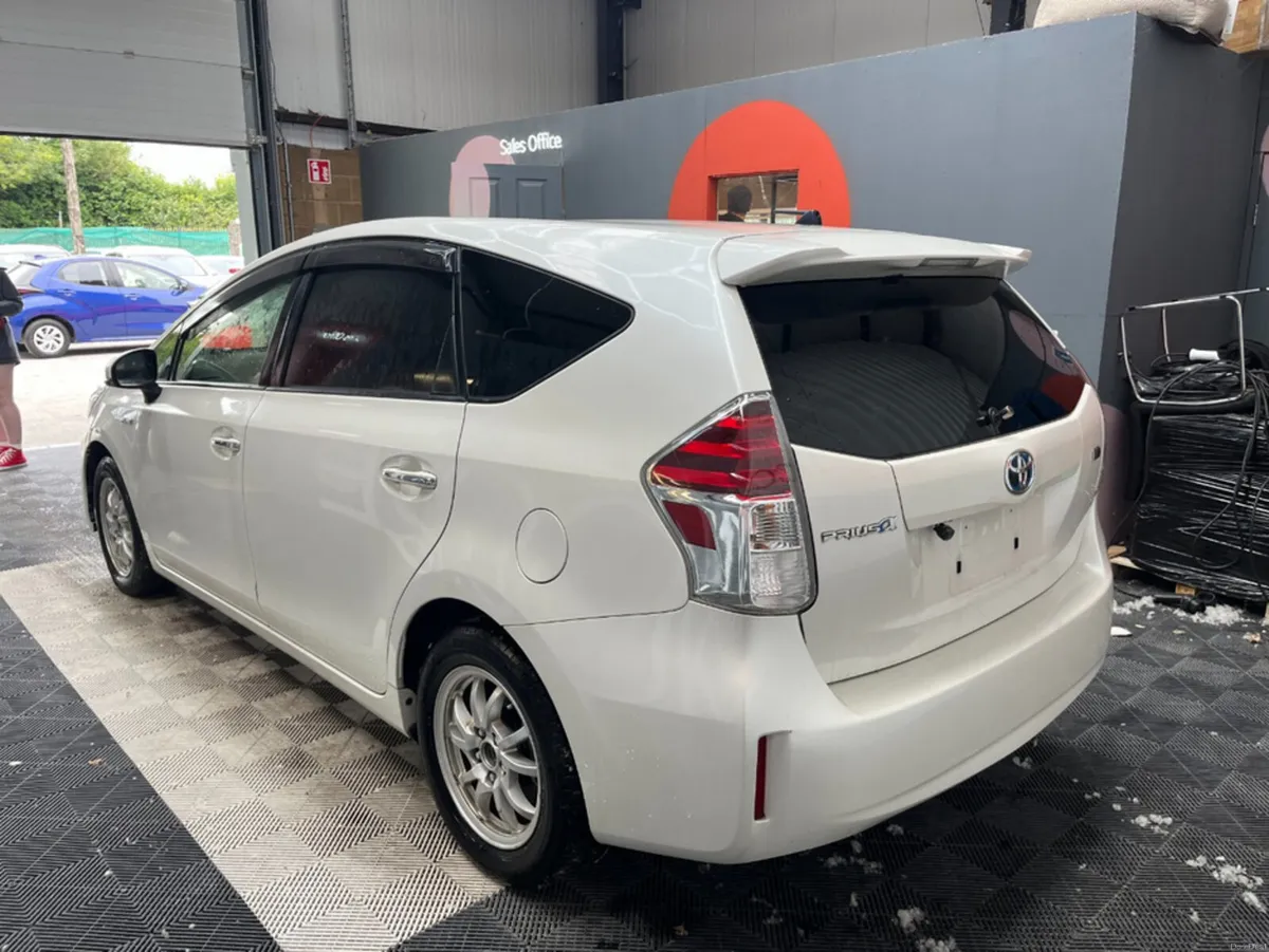Toyota Prius 2016 TOYOTA PRIUS ALPHA S 1.8 AUTOMAT - Image 4