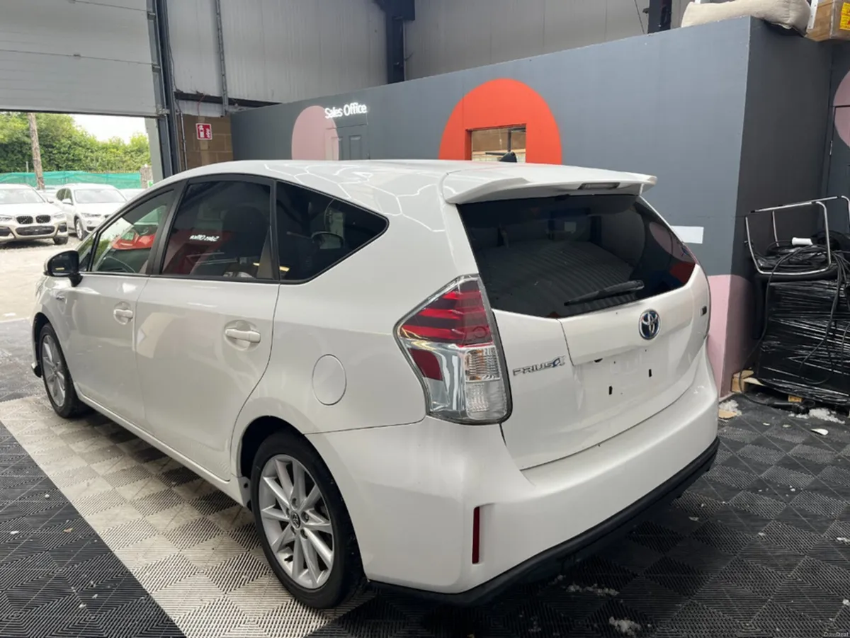 Toyota Prius 2019 TOYOTA PRIUS ALPHA S 1.8 AUTOMAT - Image 4
