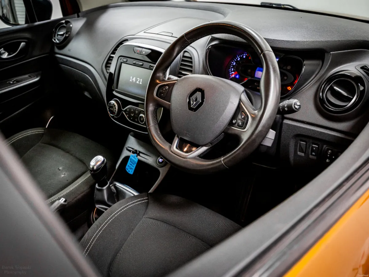 Renault Captur Iconic 1.5 Diesel 90HP - Image 2