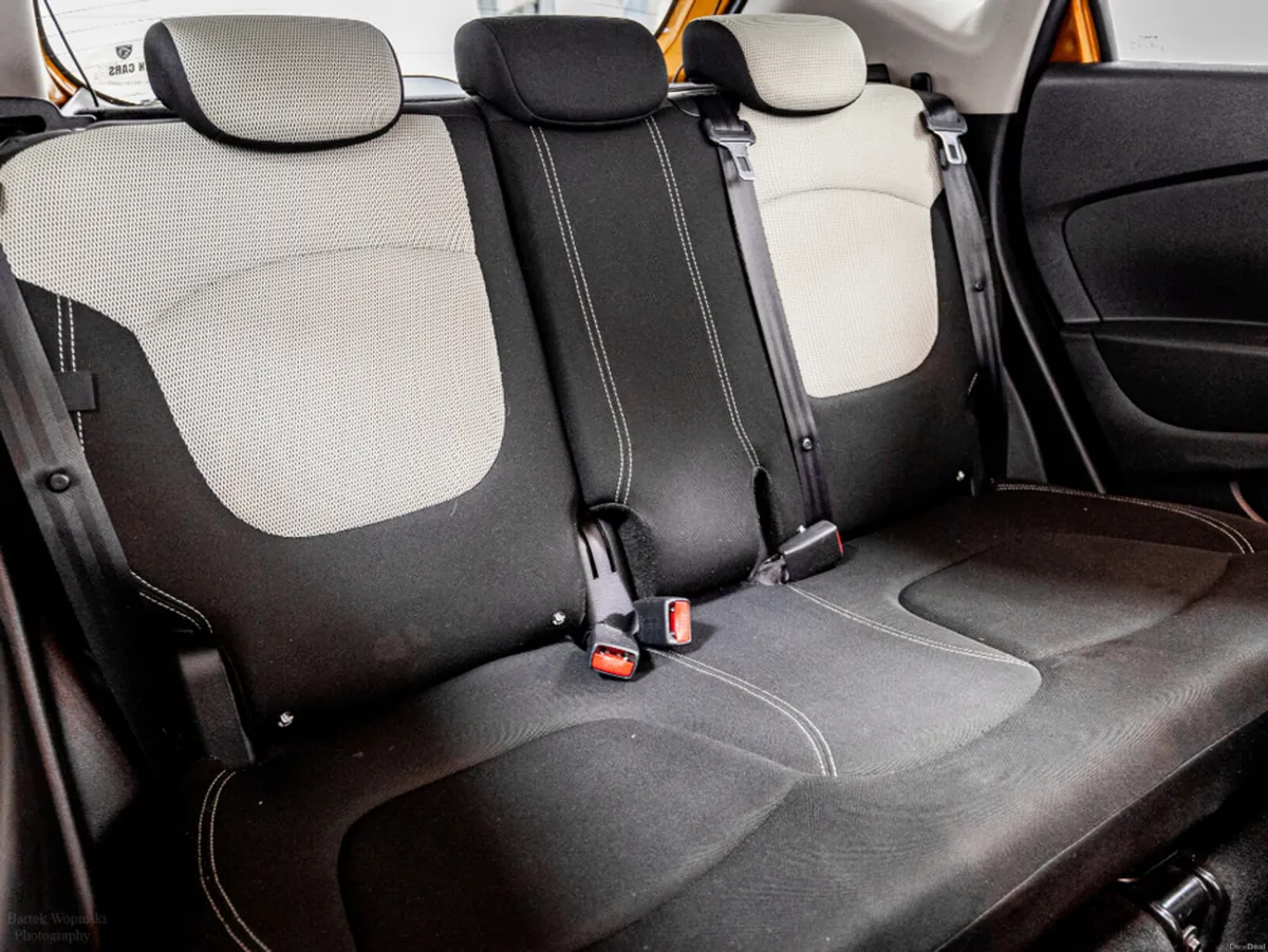 Renault Captur Iconic 1.5 Diesel 90HP - Image 4