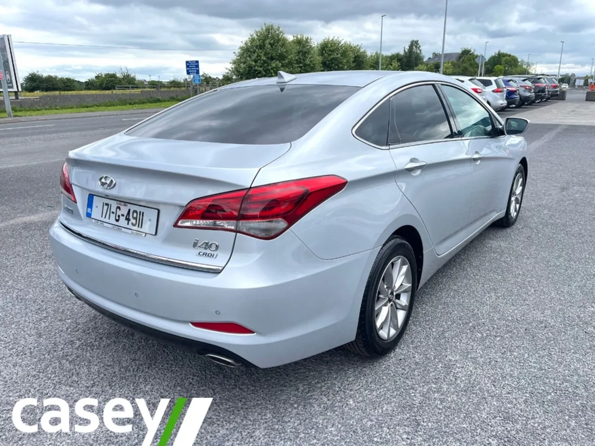 Hyundai i40 1.7 CRDI SE NAV BL/DR 141 4DR 141PS - Image 2