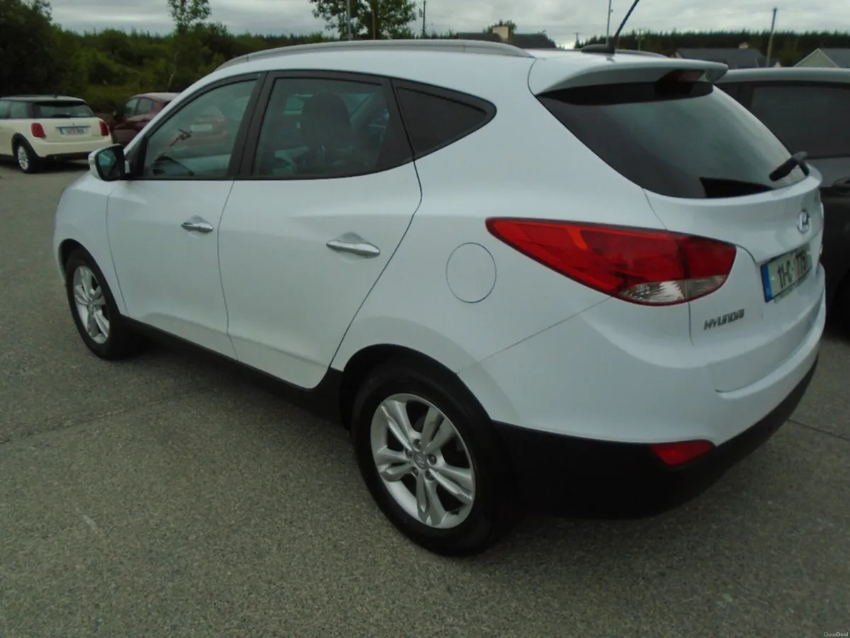 Hyundai ix35 1.7 CRDI PREMIUM 2WD 5DR - Image 4