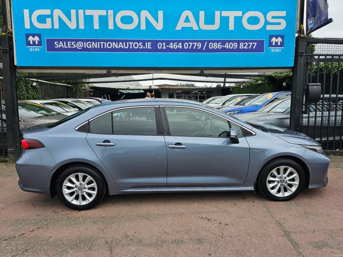 Toyota Corolla HYBRID, LUNA MODEL, FULL SERVICE HI - Image 2