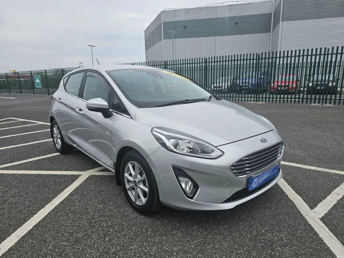 Ford Fiesta 1.0 PETROL, TITANIUM MODEL, LOW MILEAG - Image 3